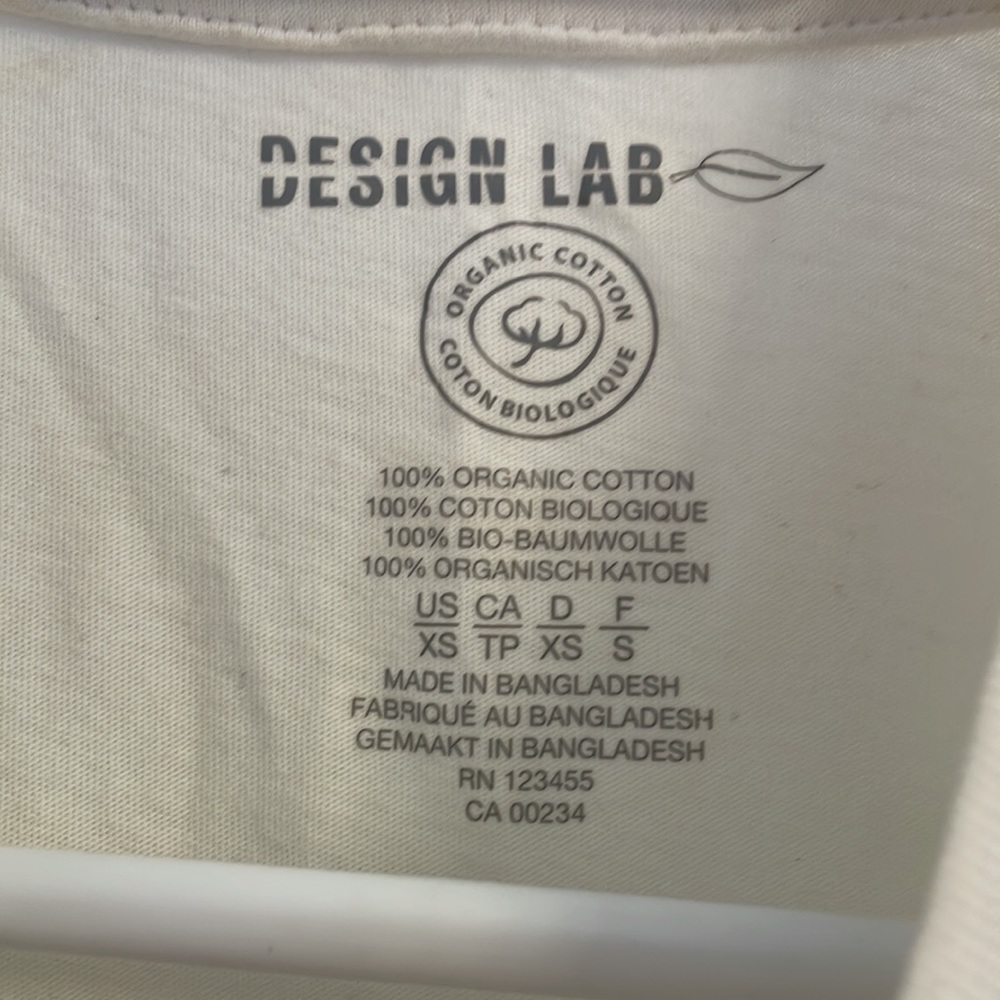Matching Design Lab crop tops - Picture 3 of 5